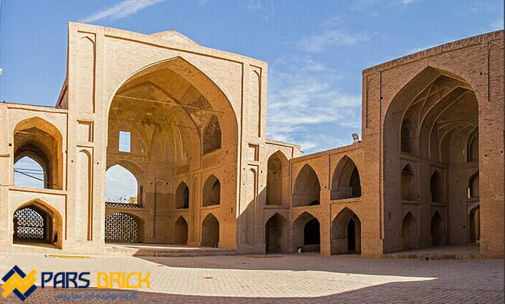 تالار مربع مسجد جامع اردستان